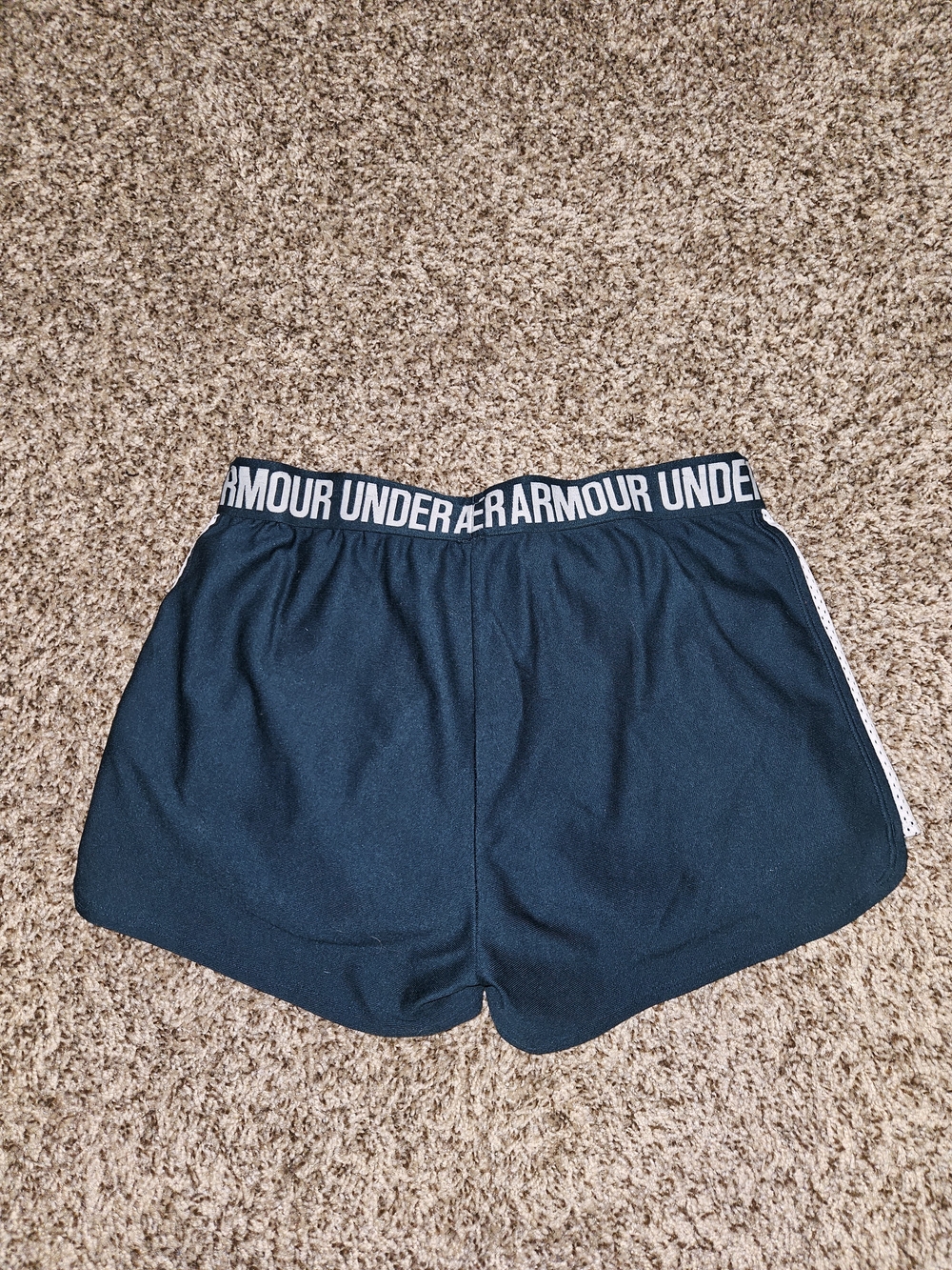 Under Armour Women’s Dark Green Athletic Shorts with White Panels - Picture 3 of 3